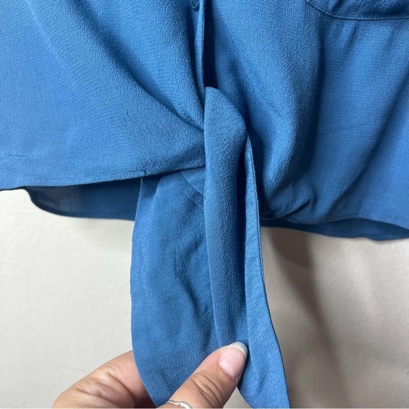 Aritzia Wilfred Collared Button Down Tank Top - Picture 3 of 5